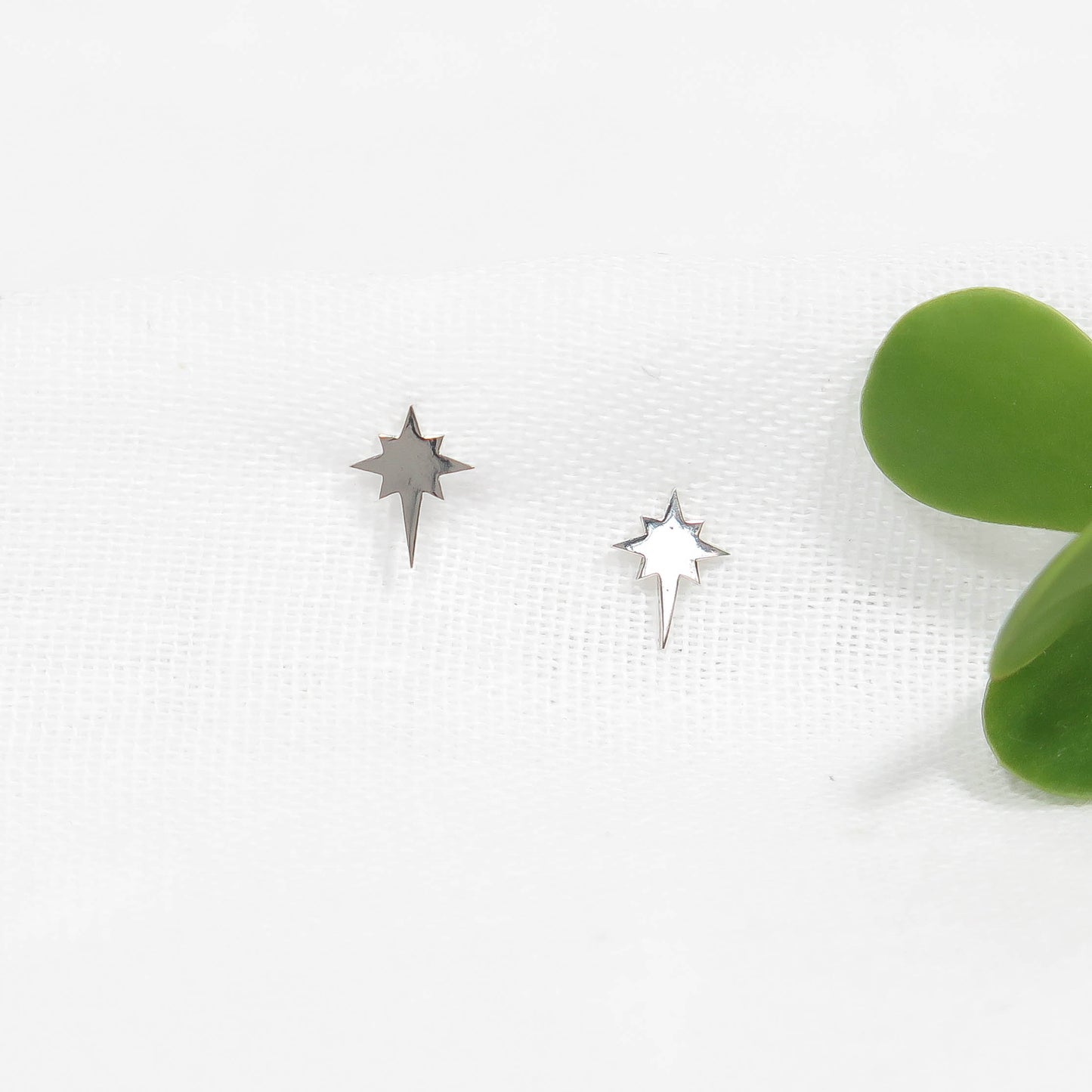 EIGHT-POINTED STAR STUDS 9 X 7 mm - ARGENTIUM SILVER EARRINGS