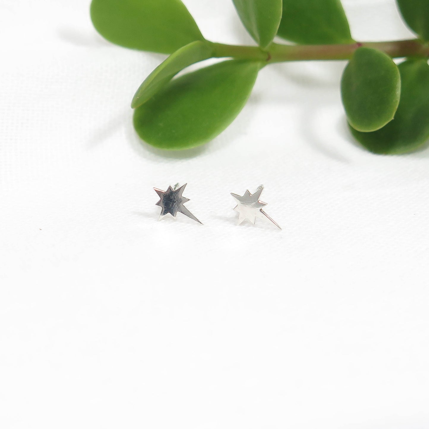 EIGHT-POINTED STAR STUDS 9 X 7 mm - ARGENTIUM SILVER EARRINGS