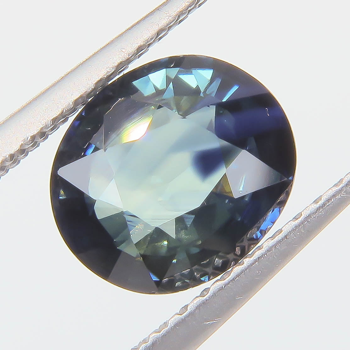 2.305 ct Natural Sapphire Oval Peacock — Madagascar
