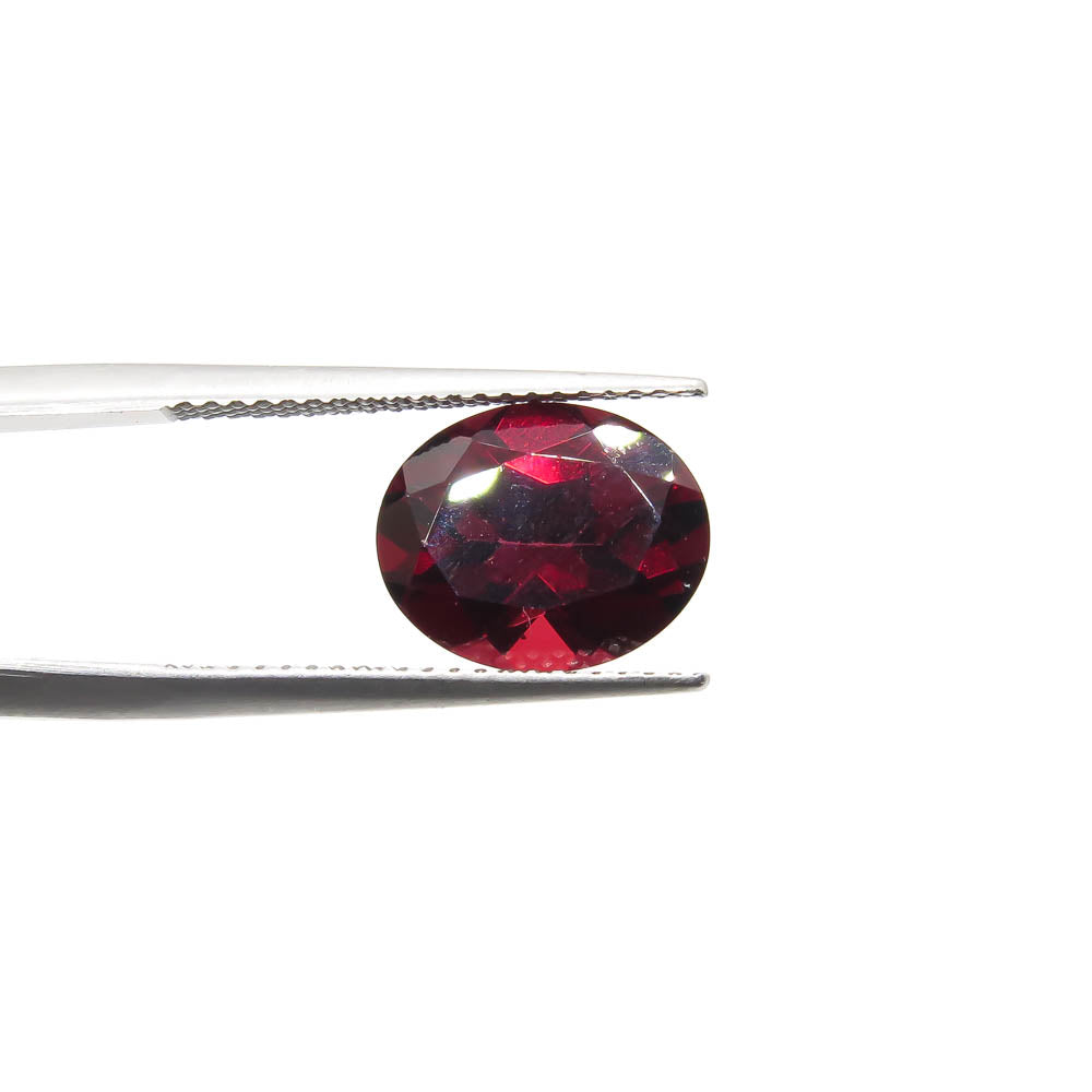 4.17 ct Oval Natural Rhodolite Garnet