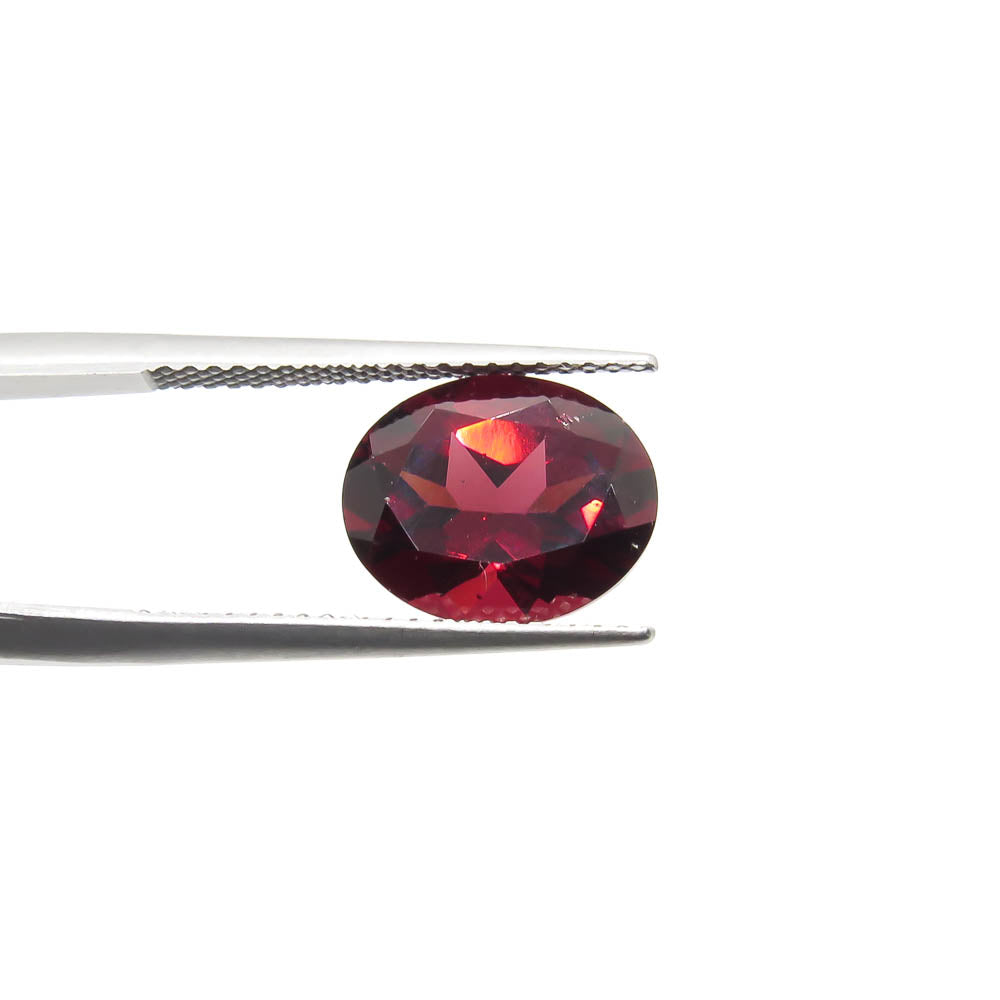 4.17 ct Oval Natural Rhodolite Garnet