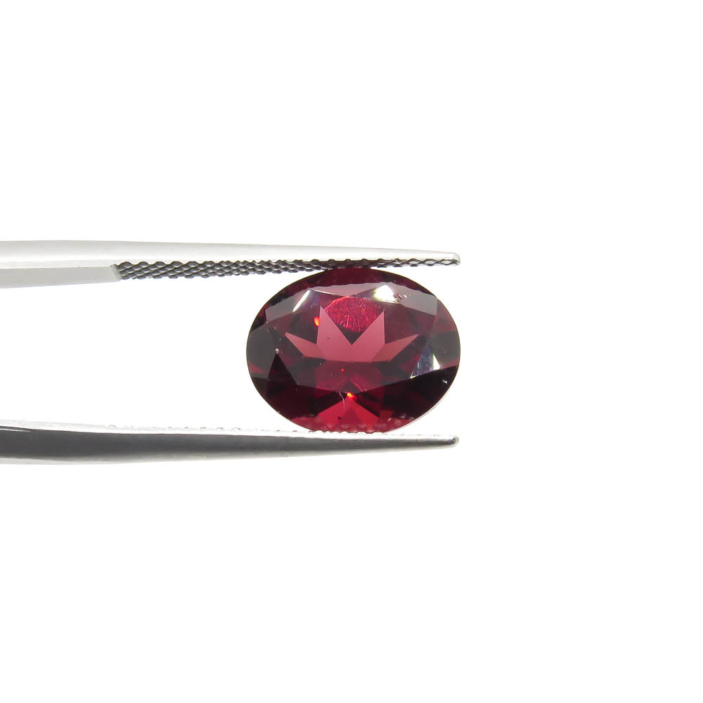 4.17 ct Oval Natural Rhodolite Garnet