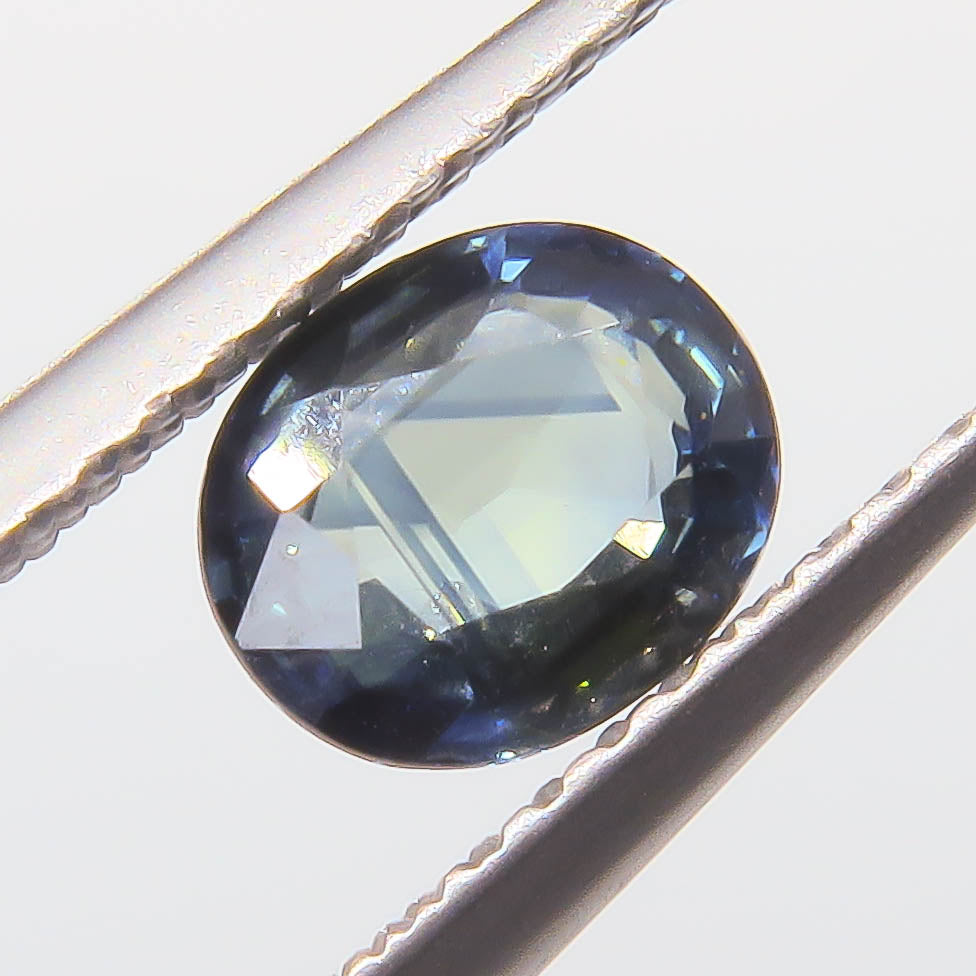 0.855 ct Natural Sapphire Oval Peacock — Antsiranana
